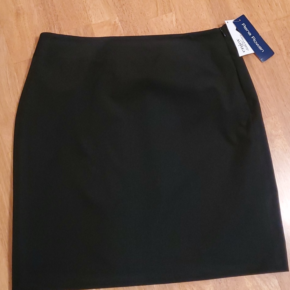 NWT Rena Rowan Lined Black Skirt Size 14